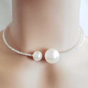 Paris Pearl Necklace